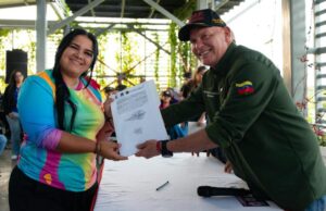 Alcaldía de Maracaibo firmó contrato con emprendedores del Parque Ana María Campos