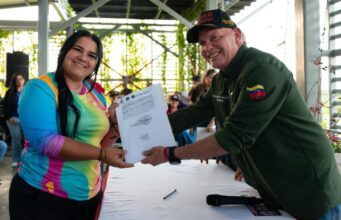 Alcaldía de Maracaibo firmó contrato con emprendedores del Parque Ana María Campos