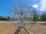 Alcaldía de Maracaibo reubica escultura «El hombre de Vitruvio” en la Vereda del Lago 