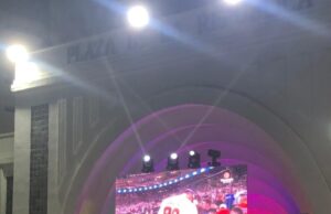 Marabinos celebran victoria de Venezuela ante Estados Unidos en el Clásico Mundial