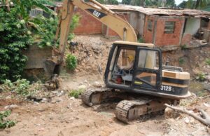 Alcaldía de Maracaibo interviene cañada La Arreaga en Cristo de Aranza