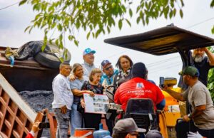 Gobernación del Zulia inicia asfaltado de la avenida principal de Ciudadela Faría