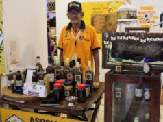 En Maracaibo se hacen juguetes de madera y se produce miel de calidad