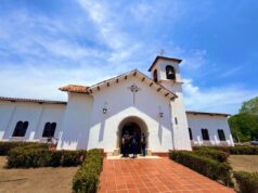 Gobernador Caldera participa en eucaristía de celebración del Día de Nuestra Señora de Fátima en Bachaquero y entrega aporte para Rehabilitación del Templo