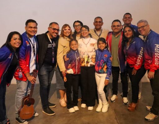 Alcaldía de Maracaibo homenajeó a escuelas que brillaron en el Festival Nacional de Gaitas