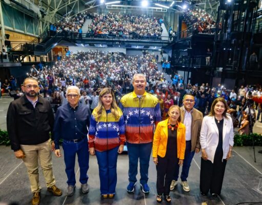 Gobernador Caldera entrega Becas Jesús Enrique Lossada a 1.000 estudiantes de universidades públicas del Zulia
