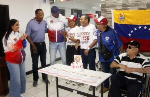 Alcaldía marabina homenajeó a ex peloteros del primer equipo de béisbol de Pequeñas Ligas de 1956