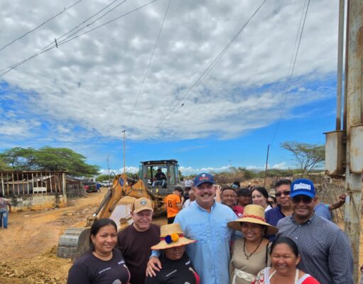 Gobernador Luis Caldera entrega 1.200 metros de tuberías de agua y financiamientos comunitarios en Mara