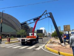 El imtcuma restablece semáforo de la avenida 5 de julio tras accidente vial que lo derribó