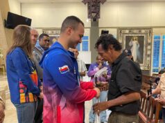 Adultos mayores felices por la atención de la Alcaldía de Maracaibo