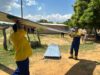 Alcaldía de Maracaibo entrega 200 láminas de zinc a familias afectadas por lluvias en Idelfonso Vásquez
